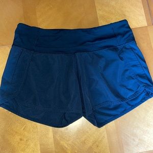 Lululemon Speed up shorts- BLACK, 4 inch, mid rise, lined, size 6